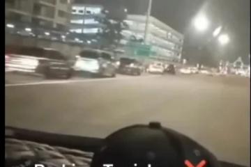 特地停路旁等豁免過路費　掀網民兩極化反應：駕大車要省這些錢？