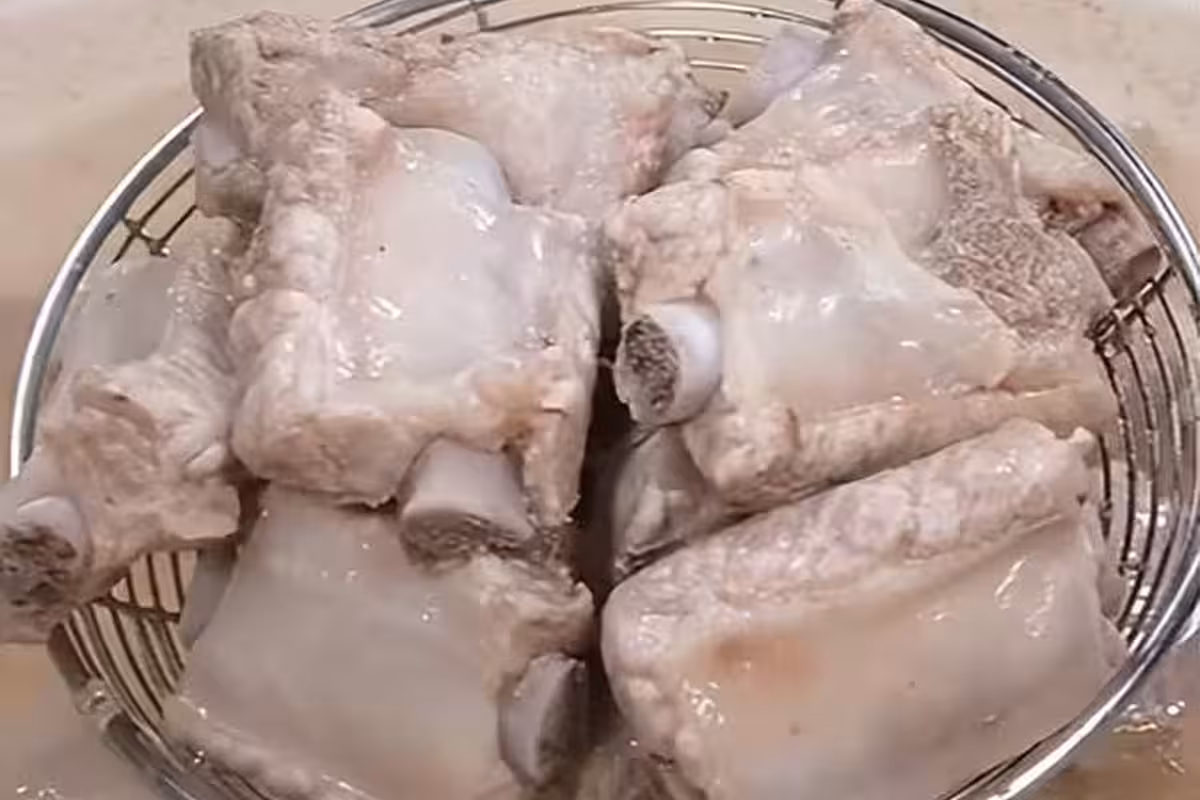 這才是紅燒排骨的家常做法，步驟詳細，軟爛脫骨，好吃到停不下來
