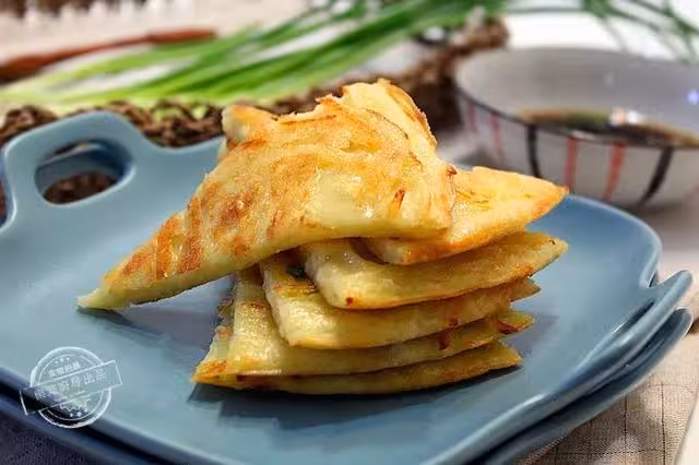 香煎土豆絲餅變著花樣做主食保證家人都愛吃