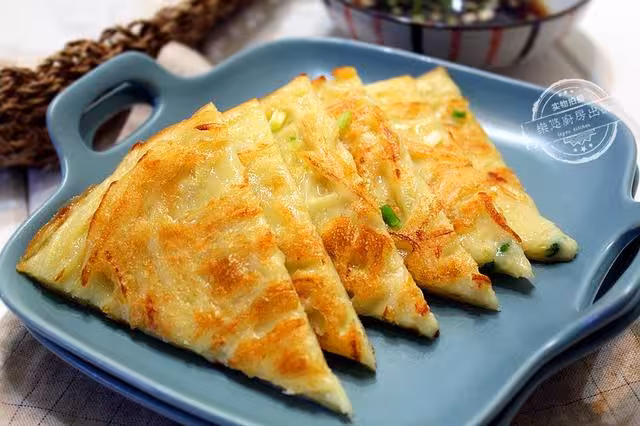 香煎土豆絲餅變著花樣做主食保證家人都愛吃