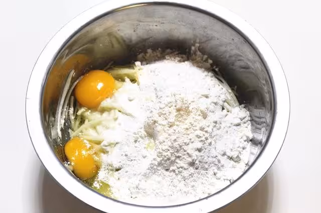 香煎土豆絲餅變著花樣做主食保證家人都愛吃