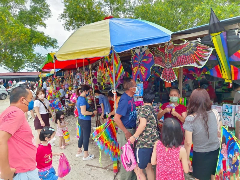 連假旅客湧入適耕莊　海鮮餐館螃蟹賣斷貨酒店民宿爆滿