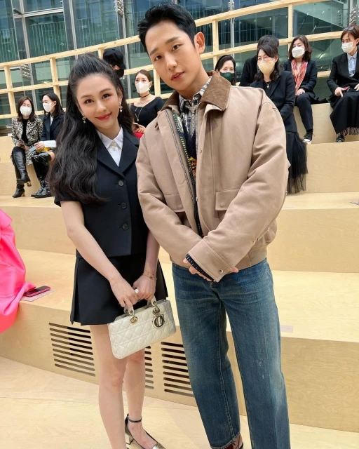 邱淑貞愛女被傳將在韓國出道？現身時裝秀與人氣韓星同場