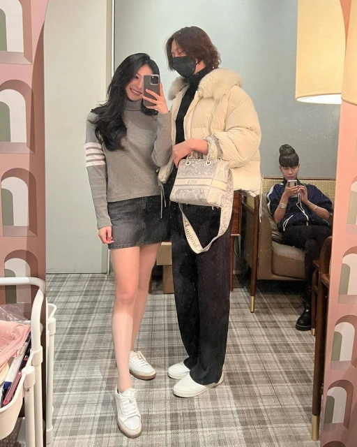 邱淑貞愛女被傳將在韓國出道？現身時裝秀與人氣韓星同場