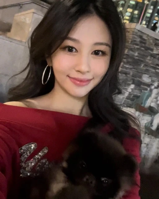 邱淑貞愛女被傳將在韓國出道？現身時裝秀與人氣韓星同場