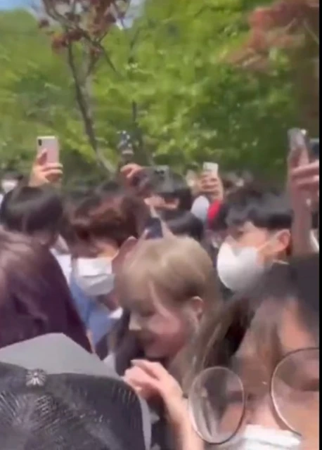 出席校慶表演場面失控　韓女團aespa遭學生瘋狂騷擾