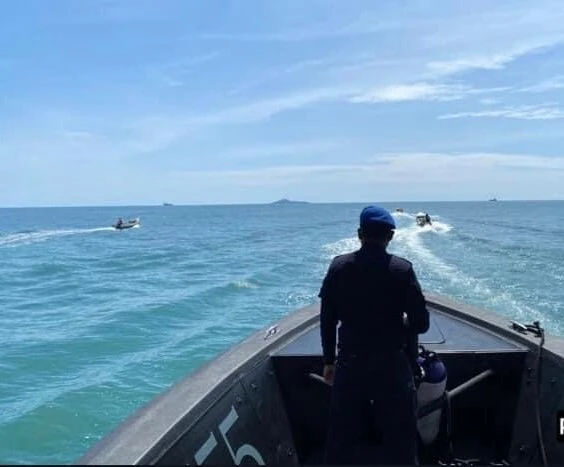 7艘菲快艇圖闖山打根海域　遭水警驅逐出境