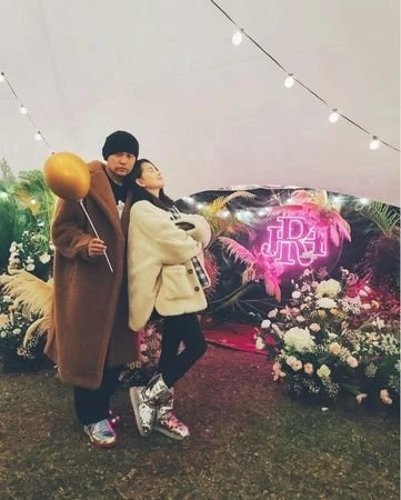 發現懷第三胎全是意外　昆凌因「便秘藥」發現喜訊！