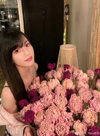 甩宏蕾陰霾　BY2妹Yumi曬美照疑春光外露急P圖！