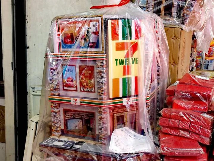 清明祭品微漲5至10% 民眾採購從簡控制花銷