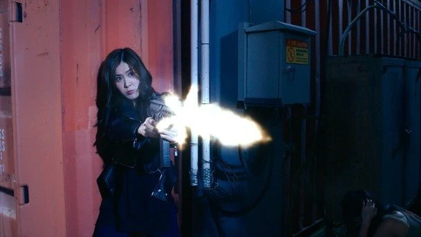 【隱形戰隊】劉穎鏇肉搏匪徒畫面震憾　劉佩玥坦承打戲壓力大