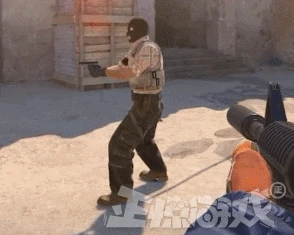 CS2繼承前作飾品,價格暴漲交易網站被擠爆,網友嘲諷騰訊學不來