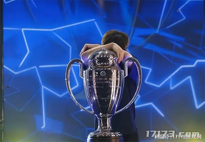 不要騙LSP!性感美女欺詐營銷光速停服?歷史上三月公測網遊盤點