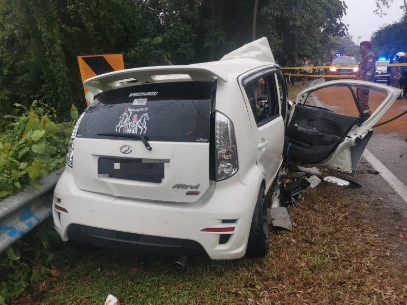 疑雨天轎車失控撞羅里　青年頭腳重創命喪山路