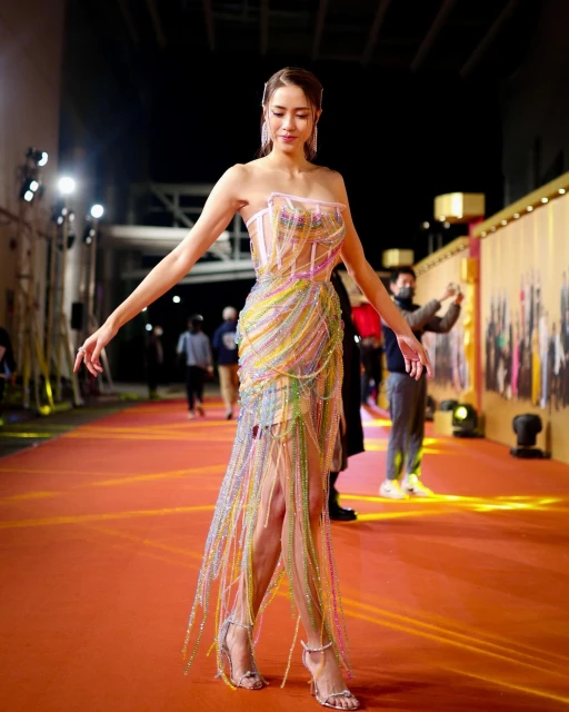 【隱形戰隊】新一代「性感打女」　劉穎鏇挨批有身材沒演技