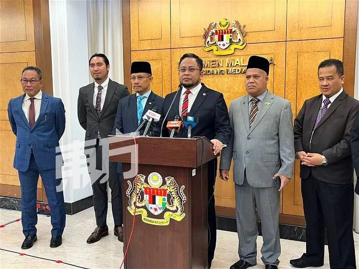 國會問答環節沒做準備 伊黨要教育部正副部長辭職