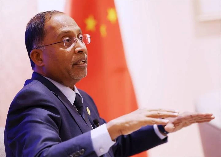 贊比里：官訪他國關乎兩國關係　非個人榮耀或政治利益