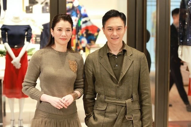 張智霖袁詠儀無修生圖曝光　網驚年過半百容顏不老