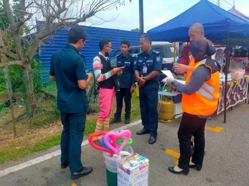 載3外籍男到齋戒月市集乞討　大馬男遭警方識破扣查