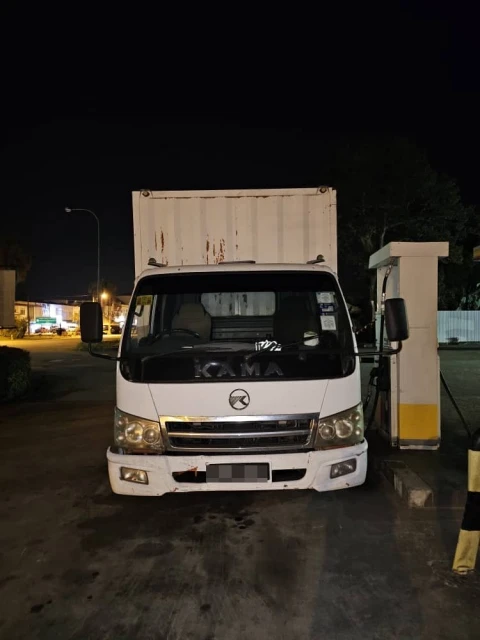 羅里暗藏6個大型塑料桶　男子違法添購津貼柴油被捕