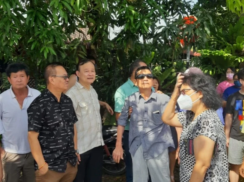 愛大華雙層洋房發生火災　3人及時逃生受傷