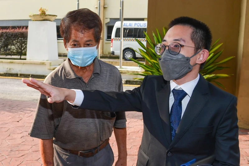 護狗老人被控妨礙執法人員罪　愛狗人士現場聲援