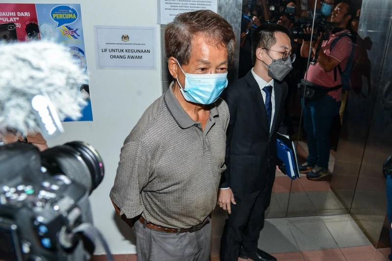 護狗老人被控妨礙執法人員罪　愛狗人士現場聲援