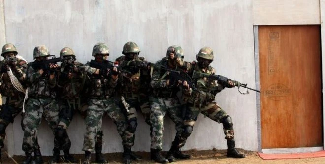 《VEILED EXPERTS 幕後高手》讓手殘的我體會到了玩弄戰術的樂趣