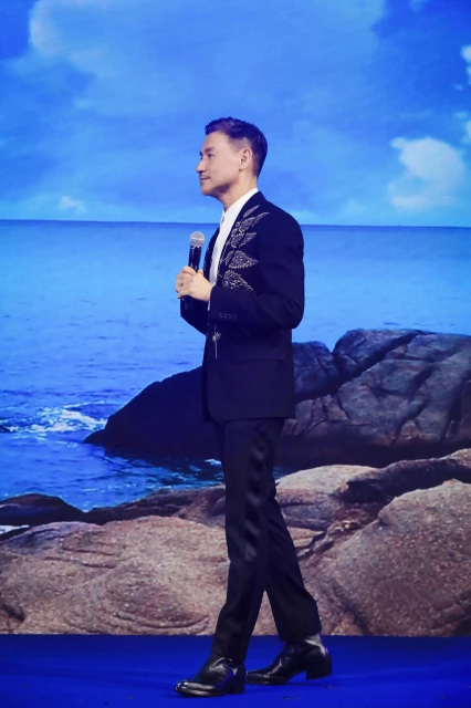 《張學友60+巡迴演唱會》正式啟動　稱海報上的自己是最理想樣子