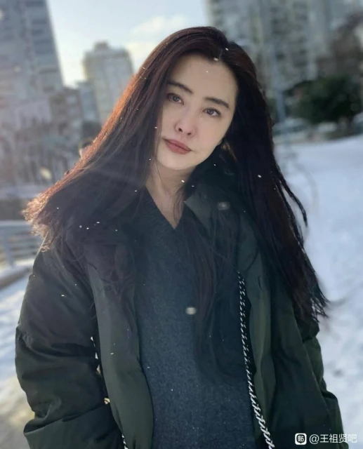 確認不是AI換臉！　23歲直播主真人上鏡「99%撞臉王祖賢」