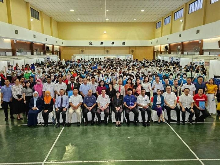 缺乏近2萬名老師　林慧英吁畢業生報讀師訓