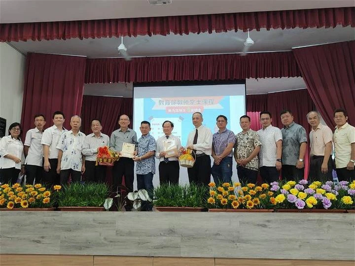 越來越少年輕人願當華文老師　陳大錦：年輕師資占比僅22%