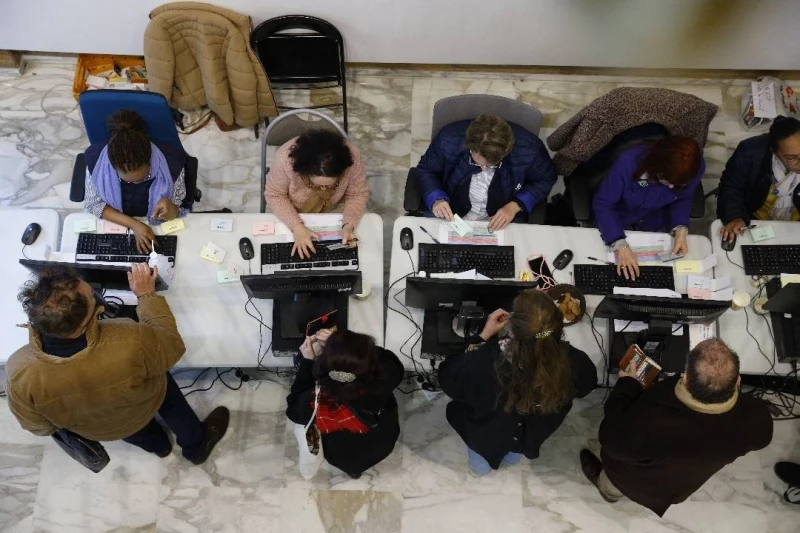 法國共享滑板頻發問題　巴黎市民今投票決定存廢