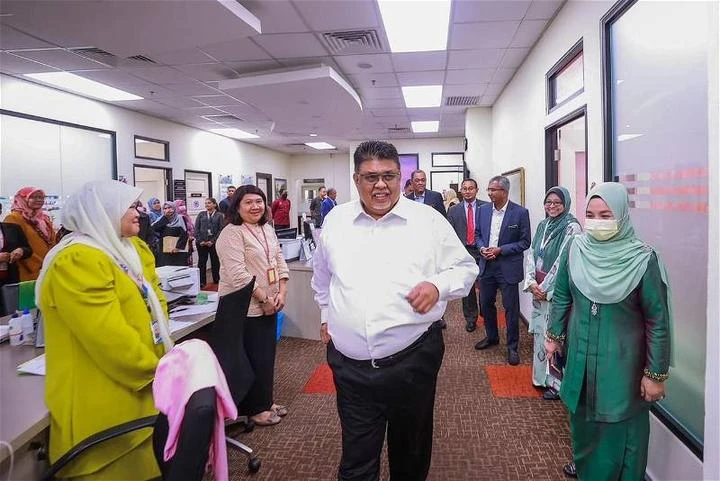 禁止官員在會議中帶手機　阿都拉勿：為保護政府機密