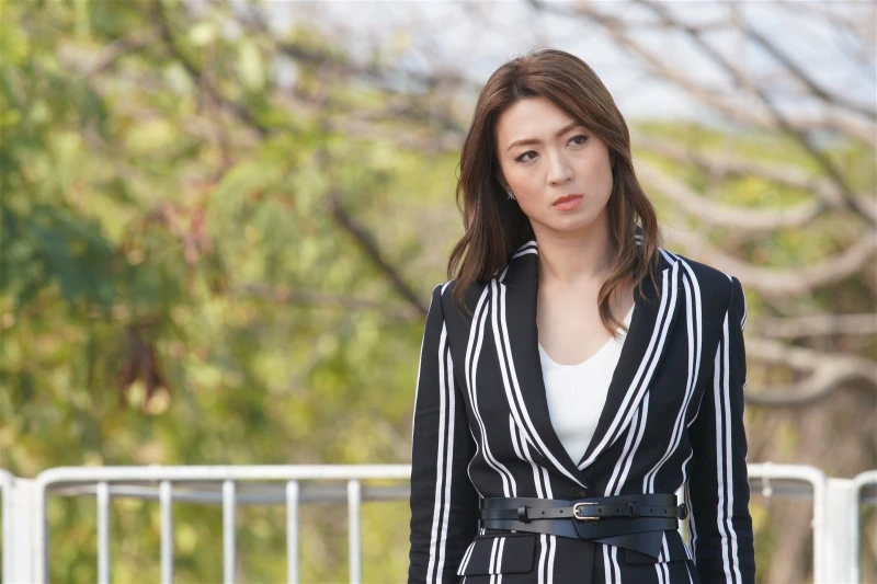 姚嘉妮女兒日本街拍　蛻變成小美女讓人眼前一亮！