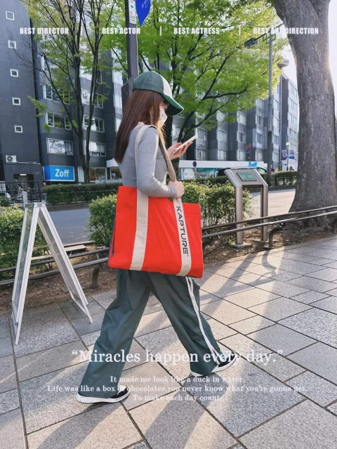 姚嘉妮女兒日本街拍　蛻變成小美女讓人眼前一亮！