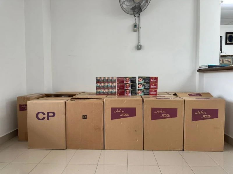 警突擊民宅起獲8.4萬走私香菸　46歲男子當場被捕