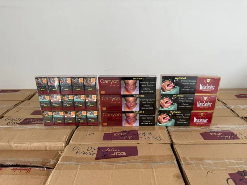 警突擊民宅起獲8.4萬走私香菸　46歲男子當場被捕