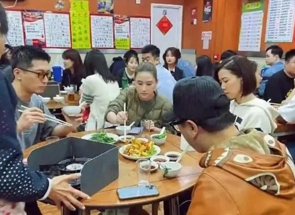 傳何超蓮與竇驍418舉行婚禮　姐妹團包括鄧紫棋、Twins