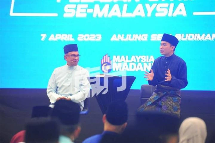 安華將與交通部商討 為學生提供機票津貼