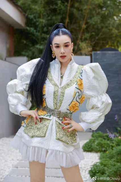 忽胖忽瘦常被酸　52歲鍾麗緹出席活動零修圖獲好評