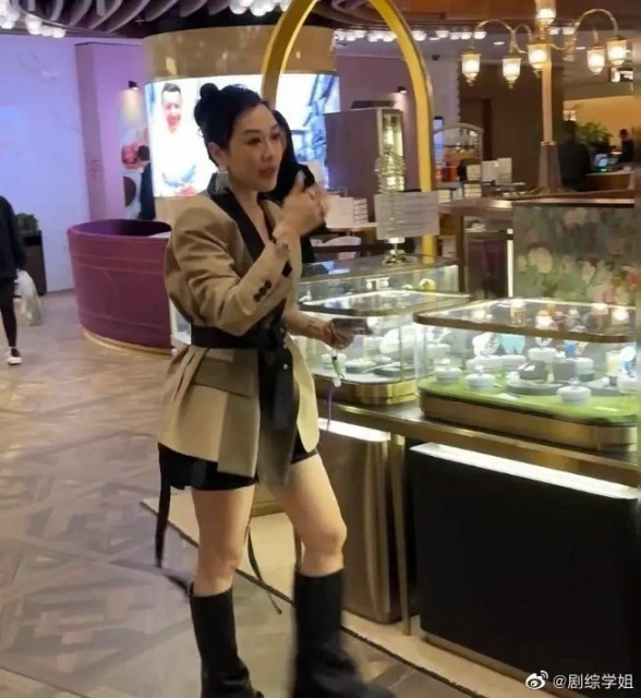 忽胖忽瘦常被酸　52歲鍾麗緹出席活動零修圖獲好評