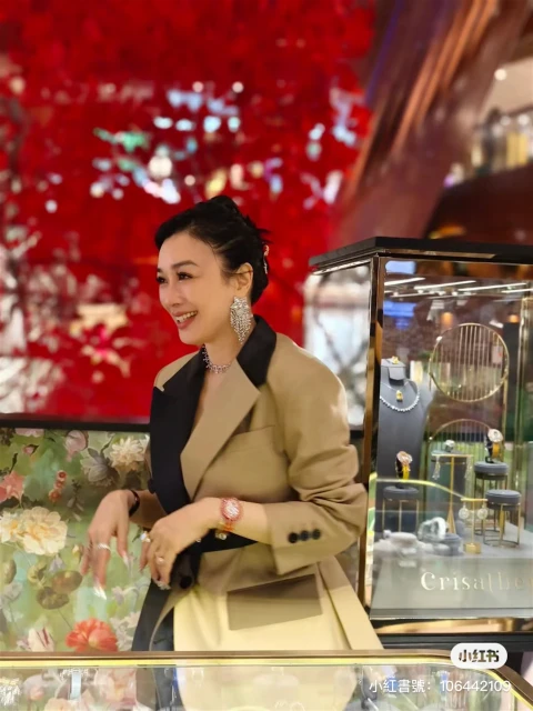 忽胖忽瘦常被酸　52歲鍾麗緹出席活動零修圖獲好評