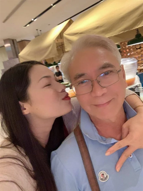 72歲李龍基拚命賺錢全數上繳　36歲未婚妻用人民幣塞爆Hermès包包！