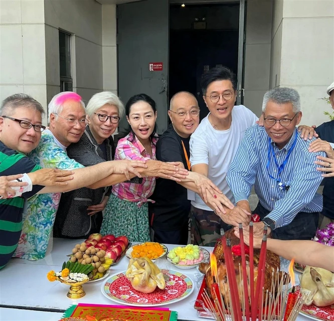 72歲李龍基拚命賺錢全數上繳　36歲未婚妻用人民幣塞爆Hermès包包！