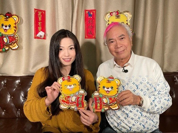 72歲李龍基拚命賺錢全數上繳　36歲未婚妻用人民幣塞爆Hermès包包！