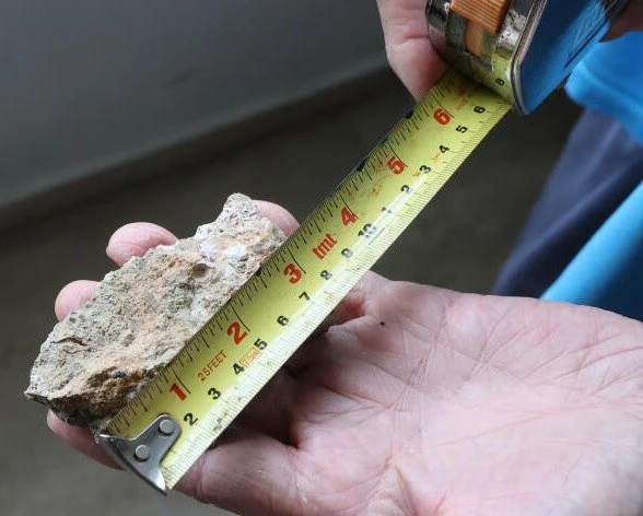 樓上鄰居改建家居　石灰塊墜落險砸樓下鄰居頭