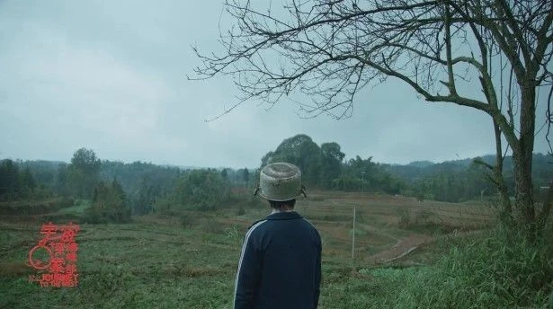 記錄「瘋子」的科幻片背後,是荒誕的浪漫