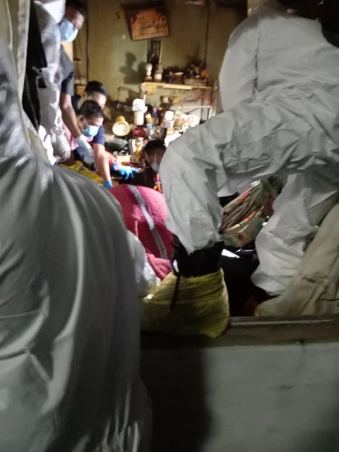 華裔男子陳屍家中　消拯員出動切割機移出腫脹屍體