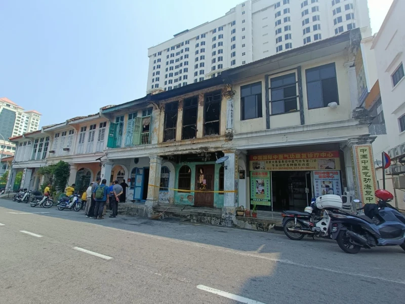 檳戰前老屋失火前已斷水電　租戶搬剩七旬老翁獨居